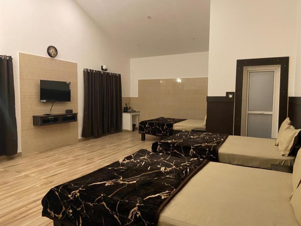 Rr Holiday Inn Kodaikanal Dış mekan fotoğraf