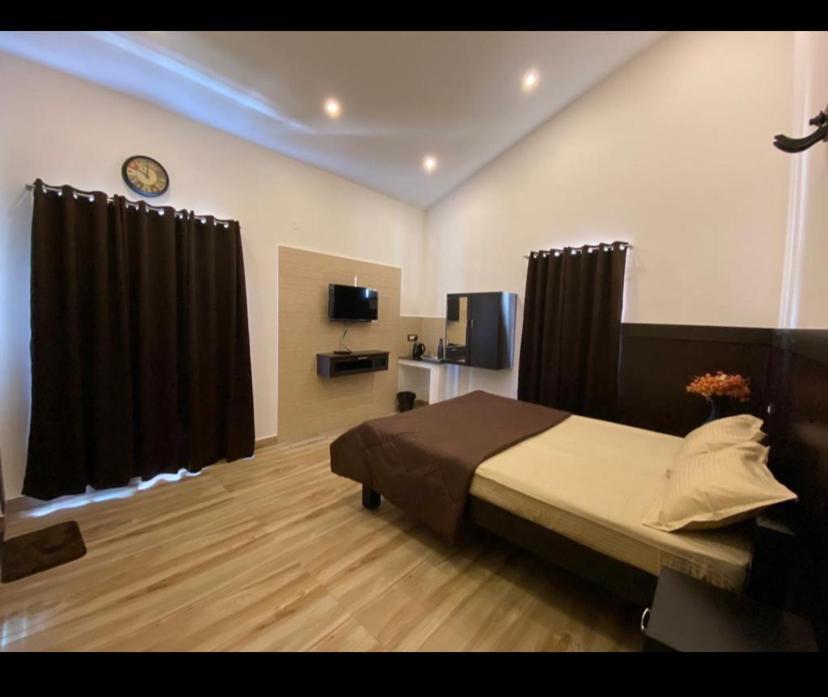 Rr Holiday Inn Kodaikanal Dış mekan fotoğraf
